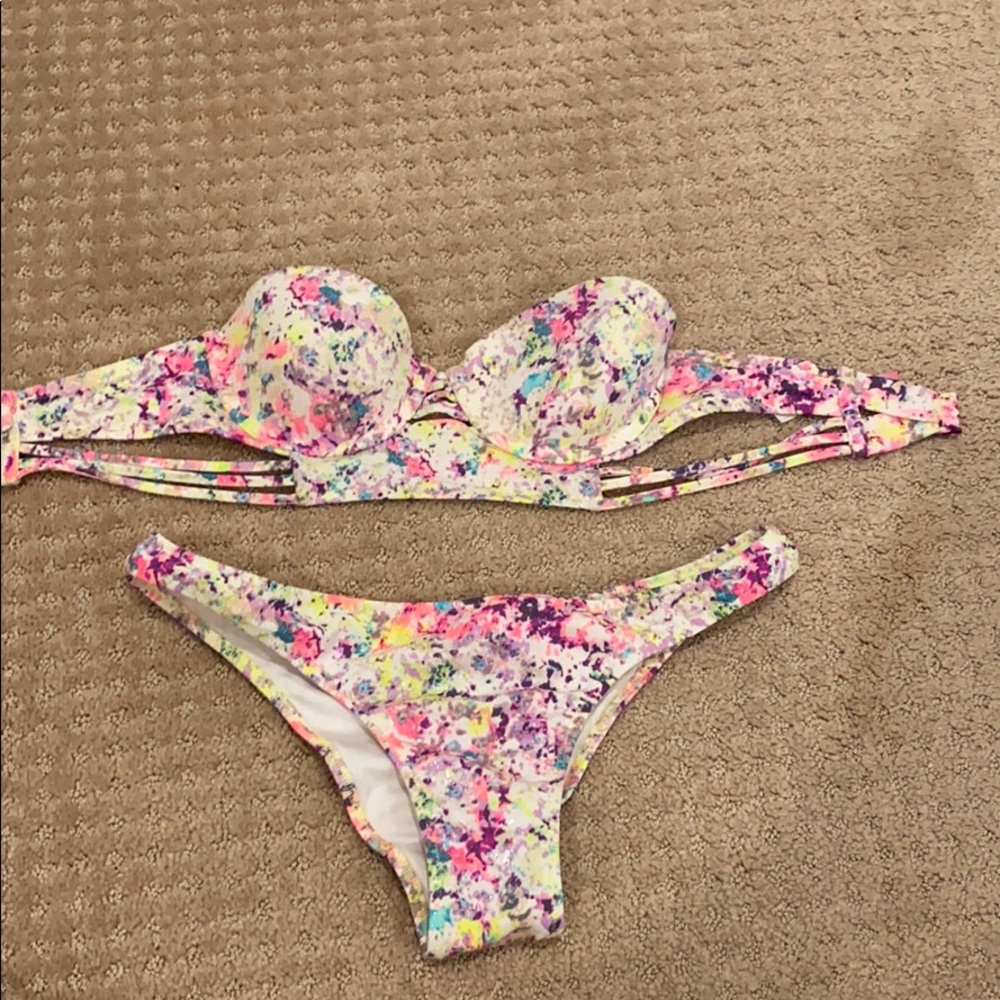 VS SWIMSUIT